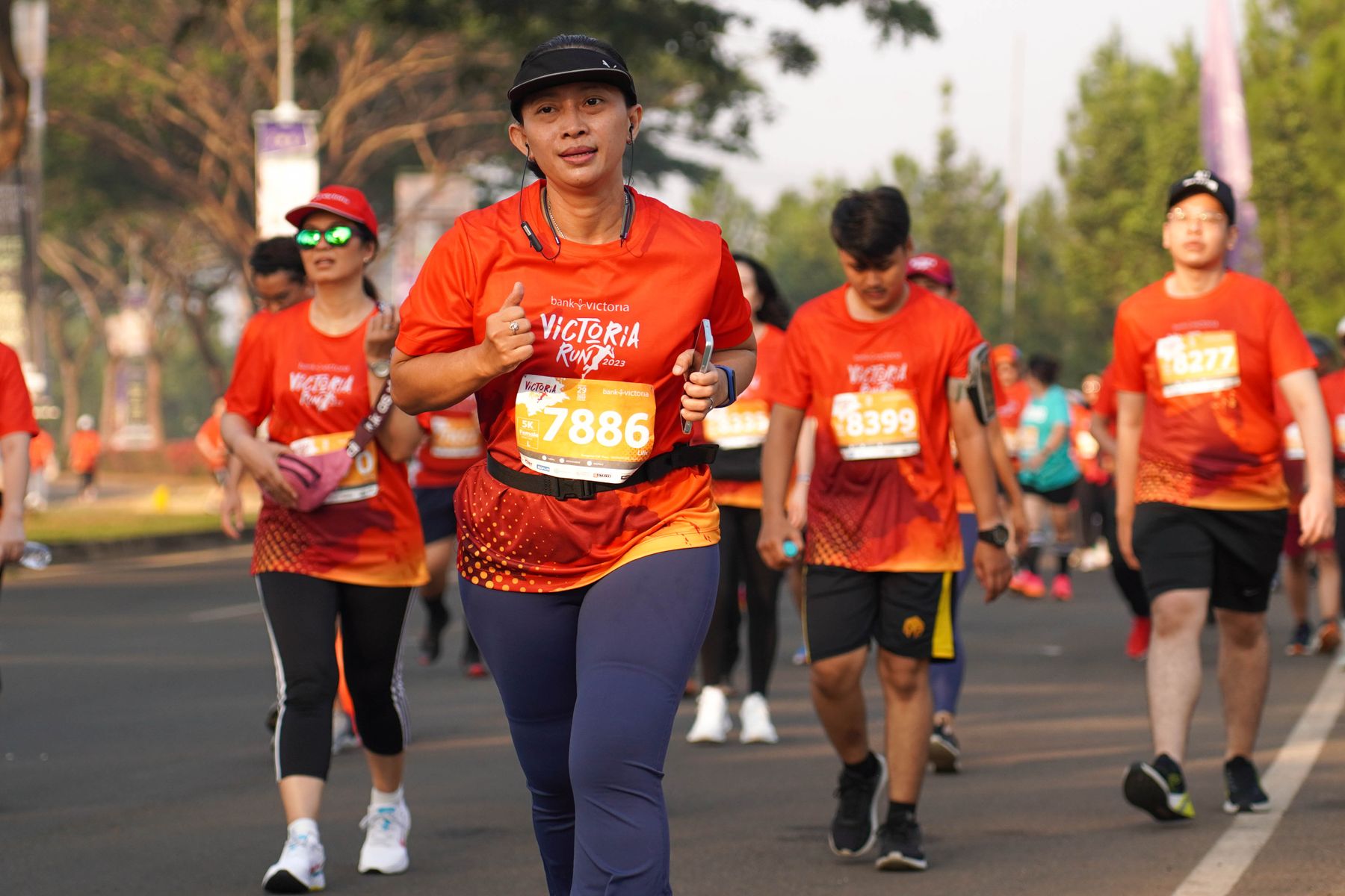 A community of runners moving together